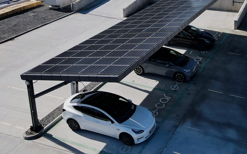 Nie tylko samochody Balex Metal mają stać się zeroemisyjne, również energia do ich ładowania ma pochodzić ze źródeł odnawialnych.