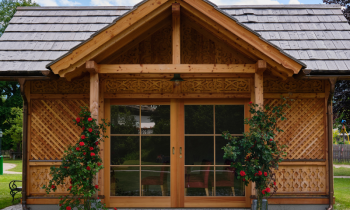 Dom z drewna całoroczny ‒ charakterystyka i wymagania prawne